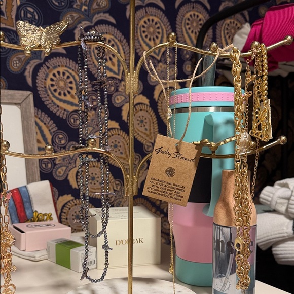 presentoirs Other - NWT Beautiful Butterly Gold and Jewelry Stand
